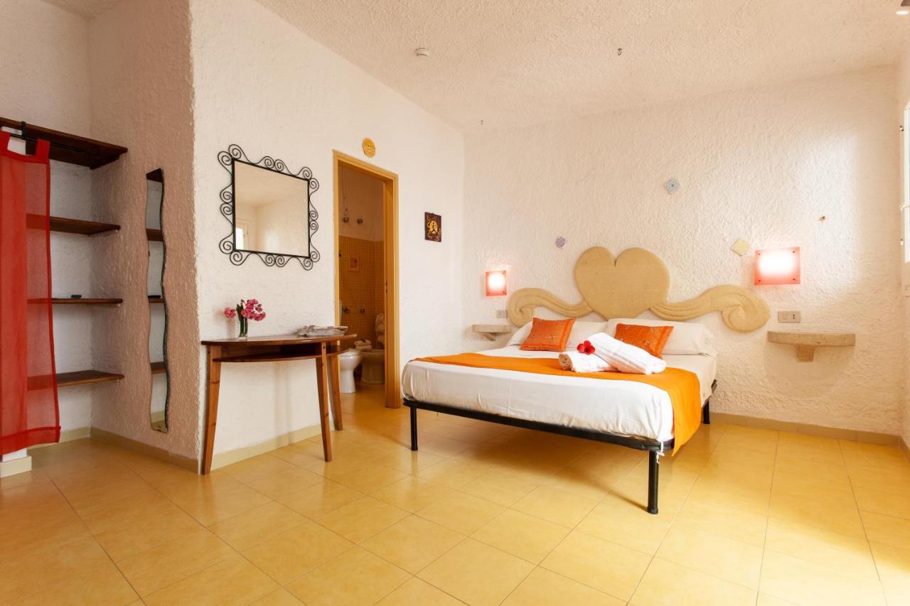 L'Oasi Villaggio Albergo Фавиняна Екстериор снимка