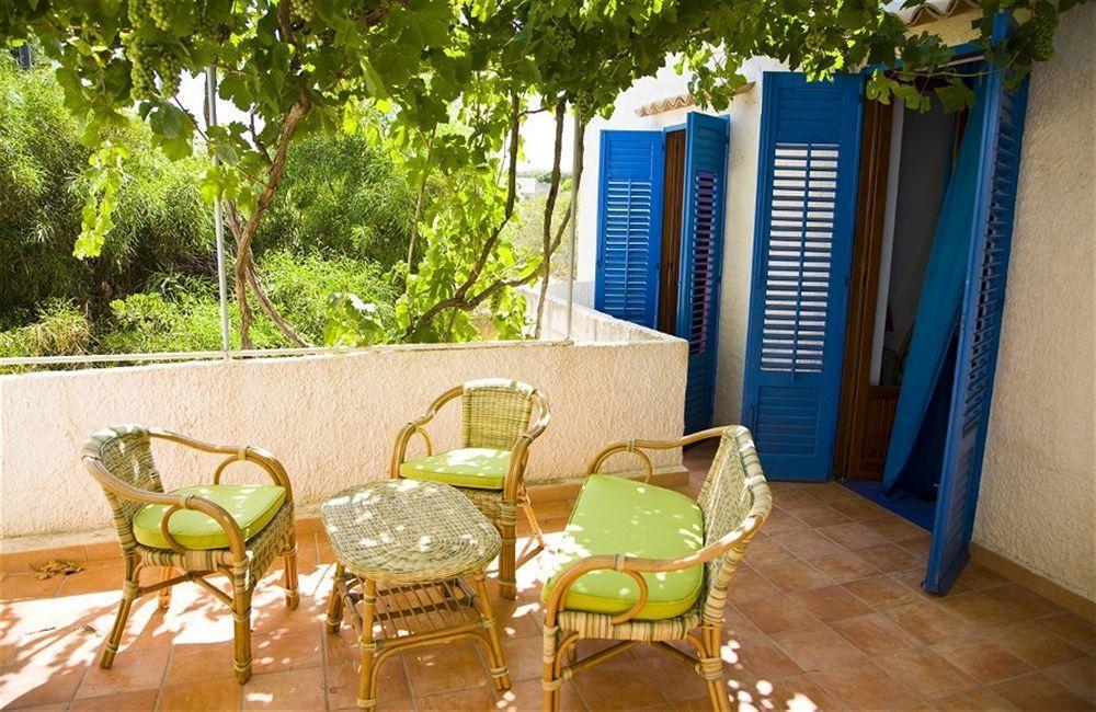 L'Oasi Villaggio Albergo Фавиняна Екстериор снимка