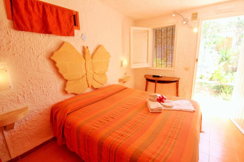 L'Oasi Villaggio Albergo Фавиняна Екстериор снимка