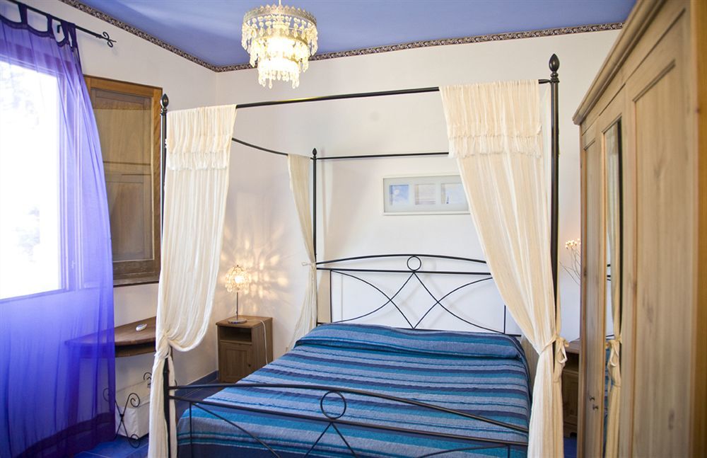 L'Oasi Villaggio Albergo Фавиняна Екстериор снимка